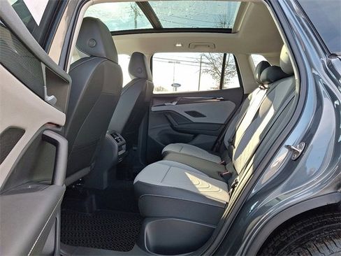 New 2026 Volkswagen Tiguan SE image 5