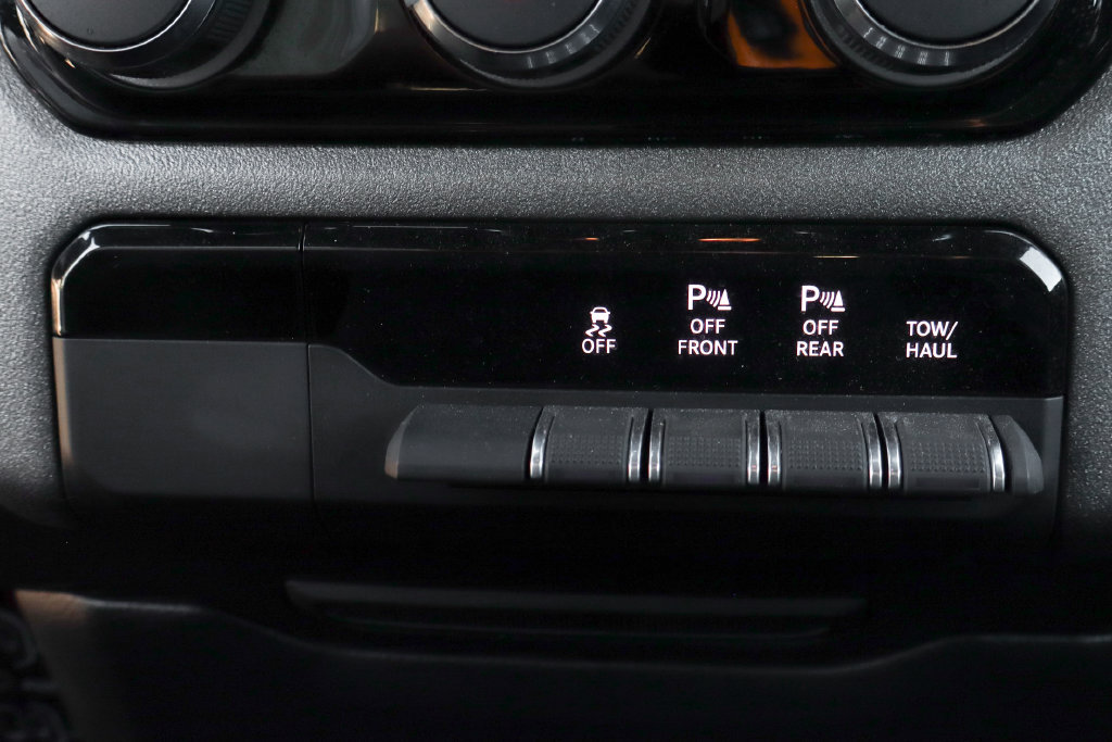 Used 2026 RAM 1500 Warlock AWD/4WD image 38