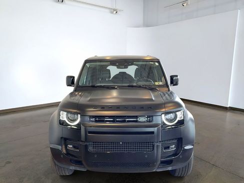Used 2024 Land Rover Defender 110 X-Dynamic SE AWD/4WD image 2