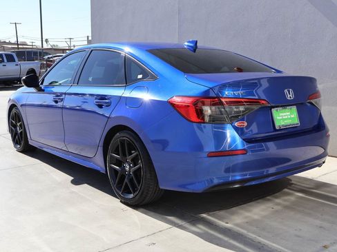 Used 2023 Honda Civic Sport image 3