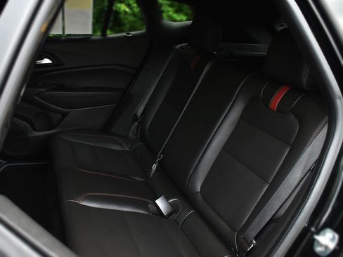 Used 2024 Chevrolet Trax RS w/ Sunroof Package FWD image 13