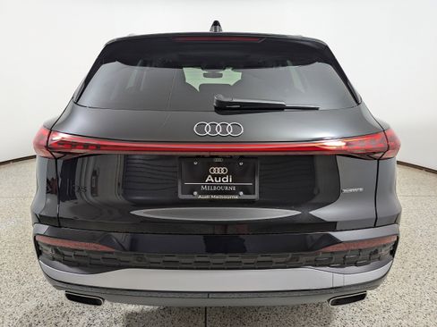 Used 2025 Audi Q5 Premium Plus w/ Premium Plus AWD/4WD image 6