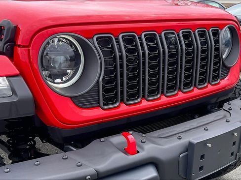 Used 2024 Jeep Wrangler Unlimited Rubicon AWD/4WD image 30