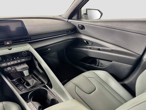 Used 2024 Hyundai Elantra Limited FWD image 25