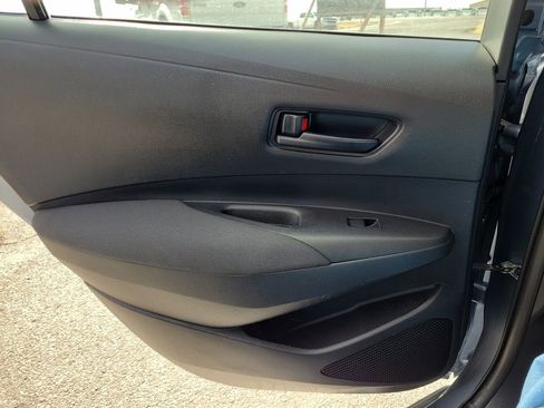 Used 2022 Toyota Corolla LE image 29