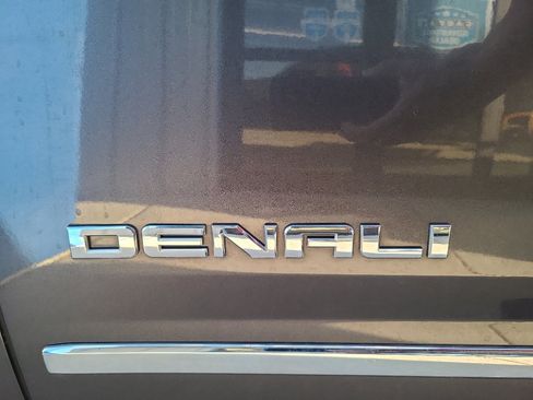 Used 2015 GMC Yukon XL Denali w/ Premium Package image 30