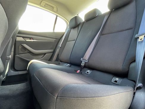 Used 2019 MAZDA MAZDA3 Sedan FWD image 11