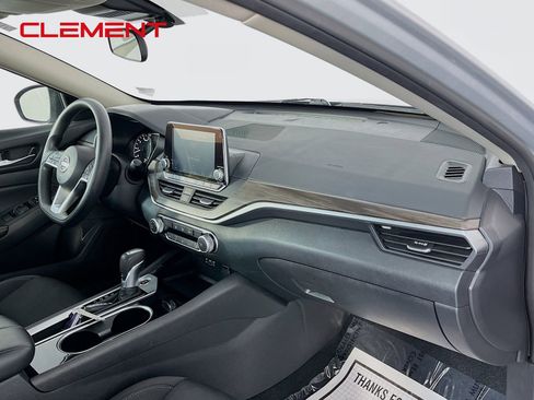 Used 2024 Nissan Altima 2.5 SV image 32