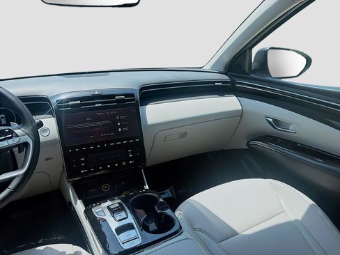 Used 2024 Hyundai Tucson Limited FWD image 19