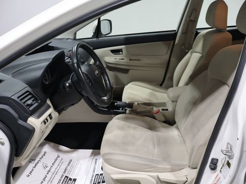 Used 2013 Subaru Impreza 2.0i Premium w/ Alloy Wheel Pkg + Moonroof image 9