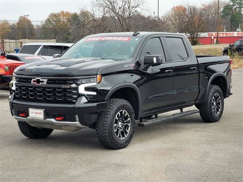 Used 2025 Chevrolet Silverado 1500 ZR2 w/ Technology Package image 3