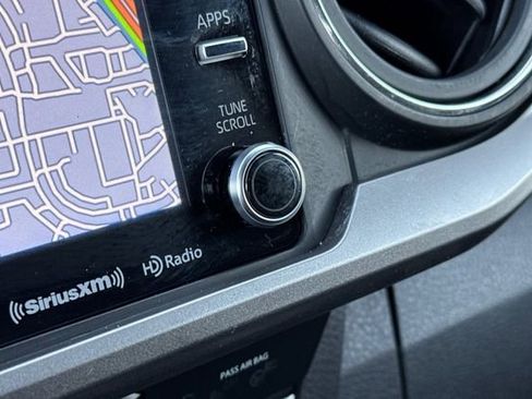 Used 2022 Toyota Tacoma Limited image 32