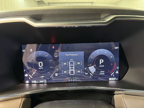 Used 2024 GMC Canyon Denali image 31