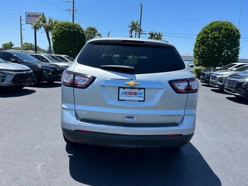 Used 2015 Chevrolet Traverse LT image 5