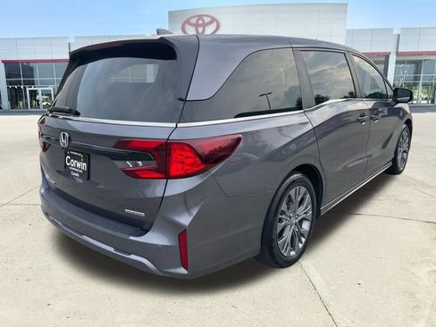 Used 2025 Honda Odyssey Touring image 5