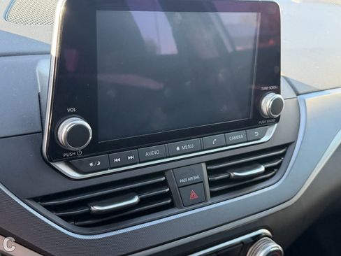 Used 2023 Nissan Altima 2.5 SR FWD image 9