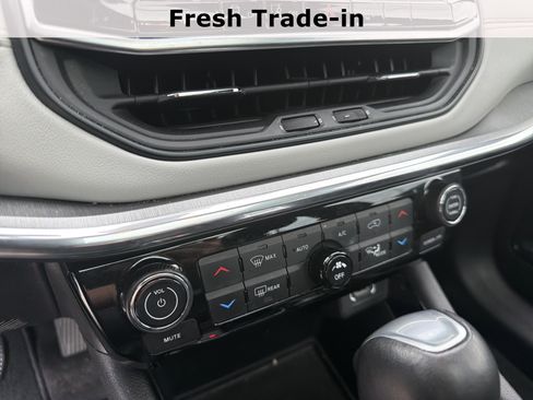 Certified 2023 Jeep Compass Limited w/ Sun and Sound Group AWD/4WD image 17