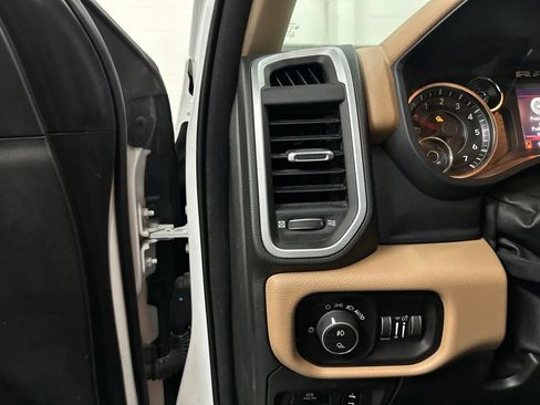 Used 2019 RAM 1500 Big Horn RWD image 32