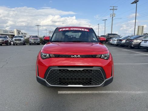 Used 2024 Kia Soul LX image 2