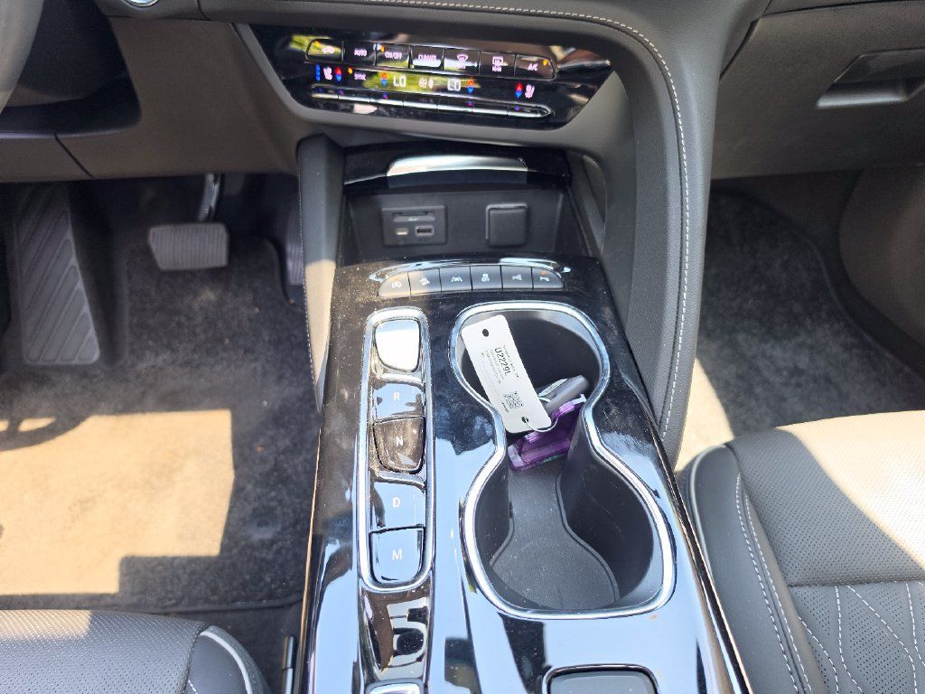 Used 2023 Buick Envision Avenir w/ Premium Seat Package AWD/4WD image 19