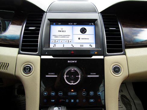 Used 2017 Ford Taurus Limited image 13