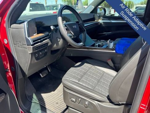 Used 2026 Cadillac Escalade Platinum Sport w/ LPO, ONYX Package AWD/4WD image 21