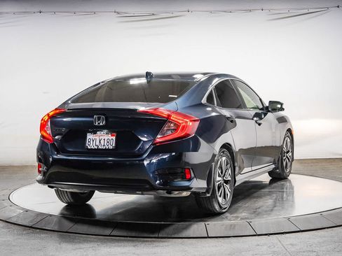 Used 2018 Honda Civic EX-T image 4