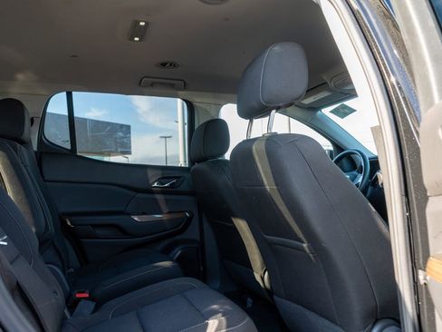 Used 2023 GMC Acadia SLE w/ Driver Convenience Package image 14