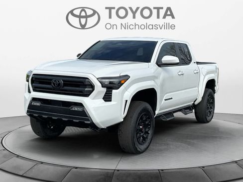 Used 2025 Toyota Tacoma SR5 image 1
