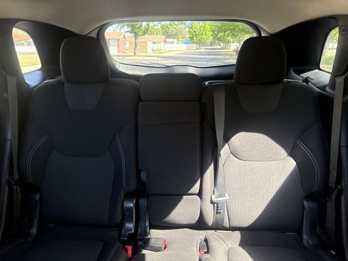 Used 2015 Jeep Cherokee Latitude AWD/4WD image 13