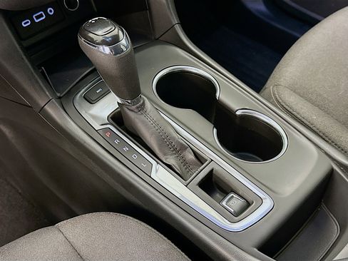 Used 2020 Chevrolet Equinox LT image 25