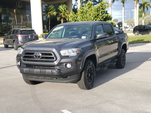 Used 2022 Toyota Tacoma SR5 w/ Technology Package image 7