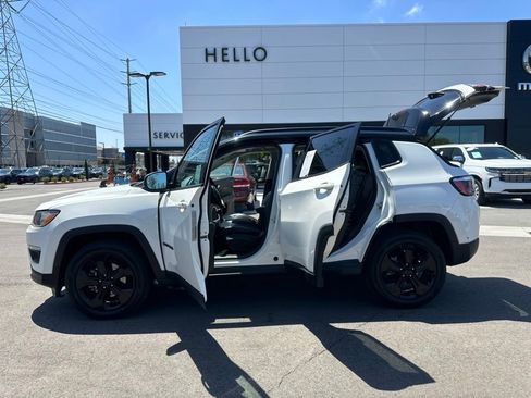 Used 2018 Jeep Compass Latitude w/ Popular Equipment Group AWD/4WD image 28