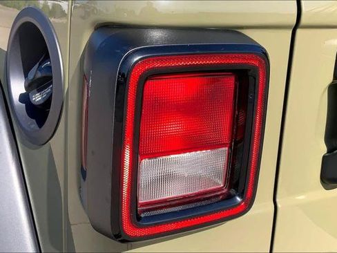 Certified 2026 Jeep Wrangler Sport AWD/4WD image 22