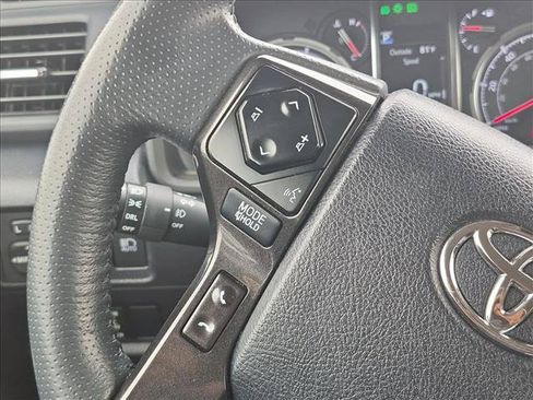 Used 2020 Toyota 4Runner TRD Off-Road Premium AWD/4WD image 16