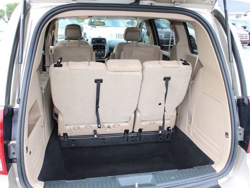 Used 2013 Dodge Grand Caravan SE FWD image 21