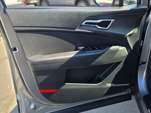 Used 2024 Kia Sportage LX image 18