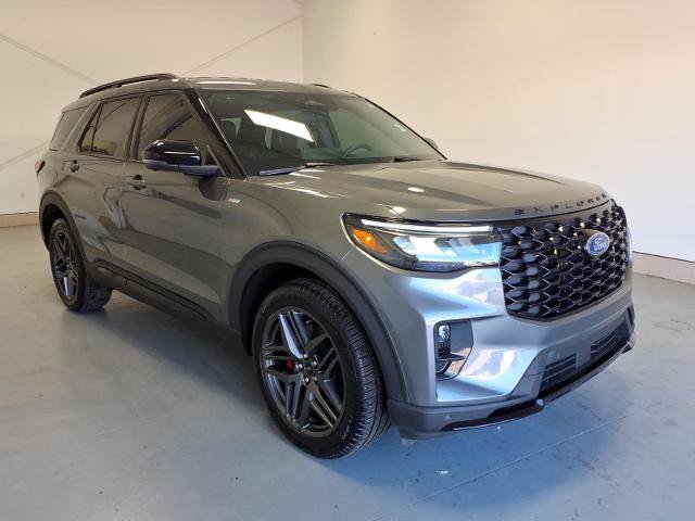 Certified 2025 Ford Explorer ST-Line w/ ST-Line Street Pack AWD/4WD image 1