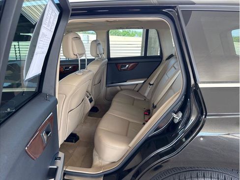Used 2010 Mercedes-Benz GLK 350 4MATIC image 11
