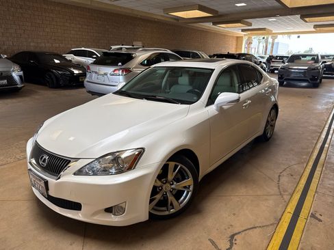 Used 2009 Lexus IS 250 w/ Premium Pkg RWD image 1