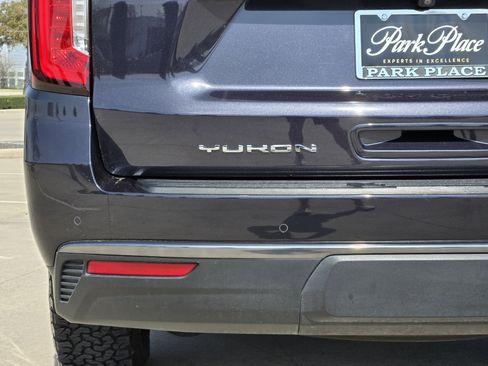 Used 2023 GMC Yukon XL AT4 w/ AT4 Premium Package image 14