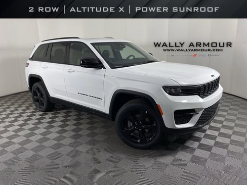 New 2025 Jeep Grand Cherokee Altitude image 1
