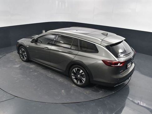 Used 2018 Buick Regal Essence w/ Driver Confidence Package #1 image 41