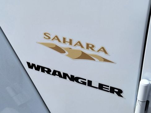 Used 2014 Jeep Wrangler Sahara image 12