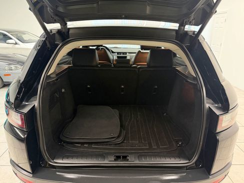 Used 2018 Land Rover Range Rover Evoque SE Premium image 17