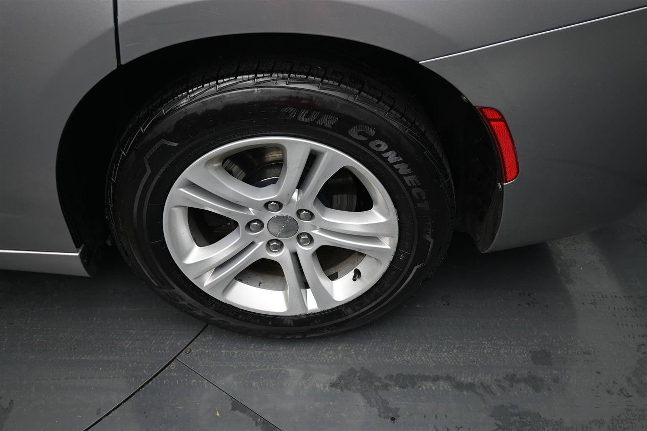 Used 2016 Dodge Charger SE w/ Popular Equipment Group RWD image 17