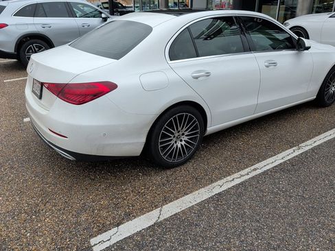 Used 2024 Mercedes-Benz C 300 Sedan image 9
