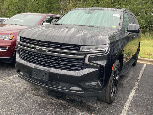 Used 2022 Chevrolet Suburban RST w/ Sport Performance Package AWD/4WD image 3