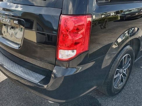 Used 2018 Dodge Grand Caravan SXT w/ Blacktop Package FWD image 35