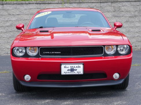 Used 2011 Dodge Challenger RWD image 2